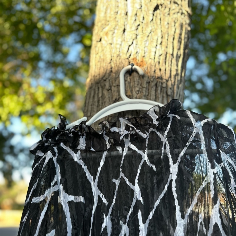 Chic Black and White Women's Blouse with Ruffle Details - Picture 7 of 7